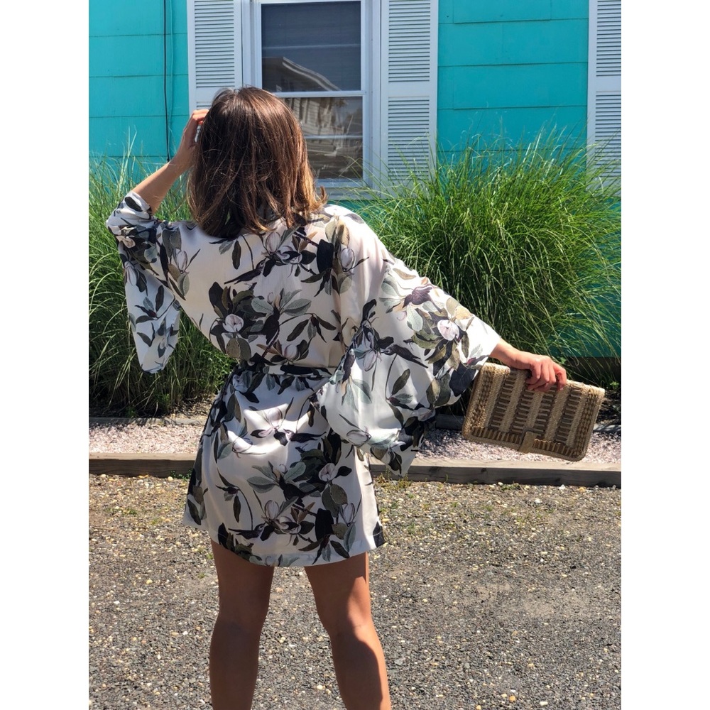 🆕Maryann Floral Leaf Tropical Print Kimono Dress - Picture 3 of 8